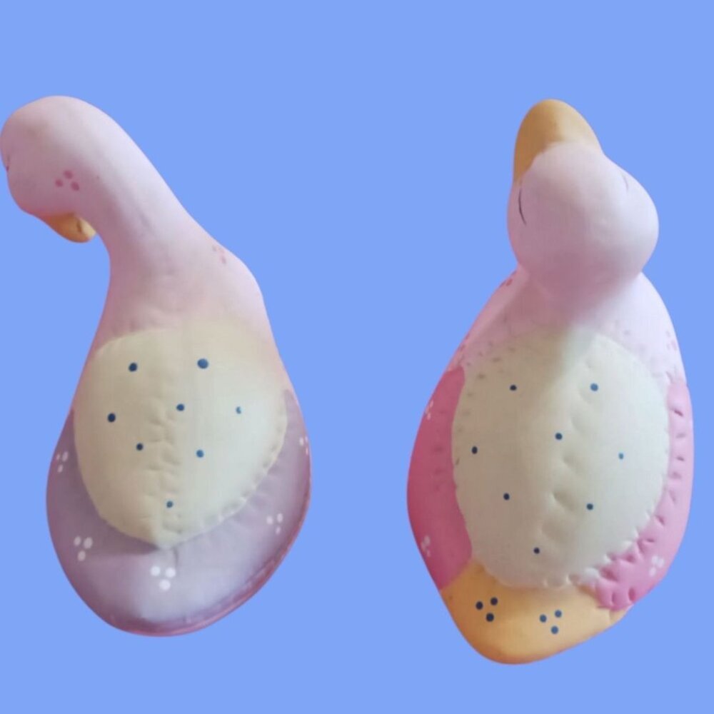 Vintage Quilted Ceramic Duck Figurines Set Of Two Pastel Colors - Picture 5 of 11